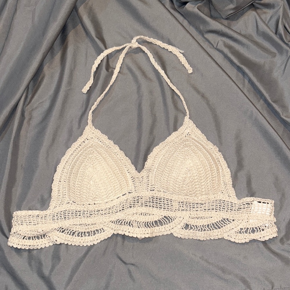 Tied backless croquet bikini top.